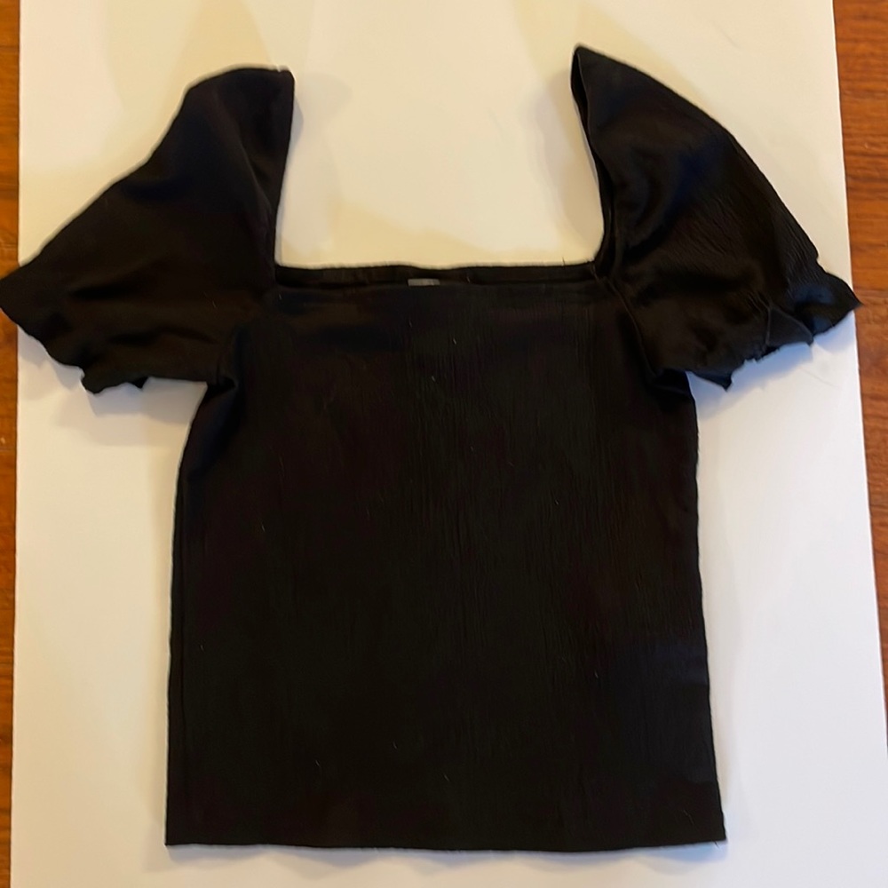 H&M size XS black crop